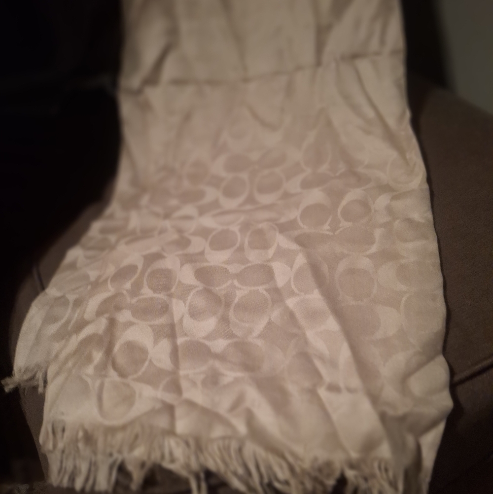 Coach Scarf - Picture 2 of 3